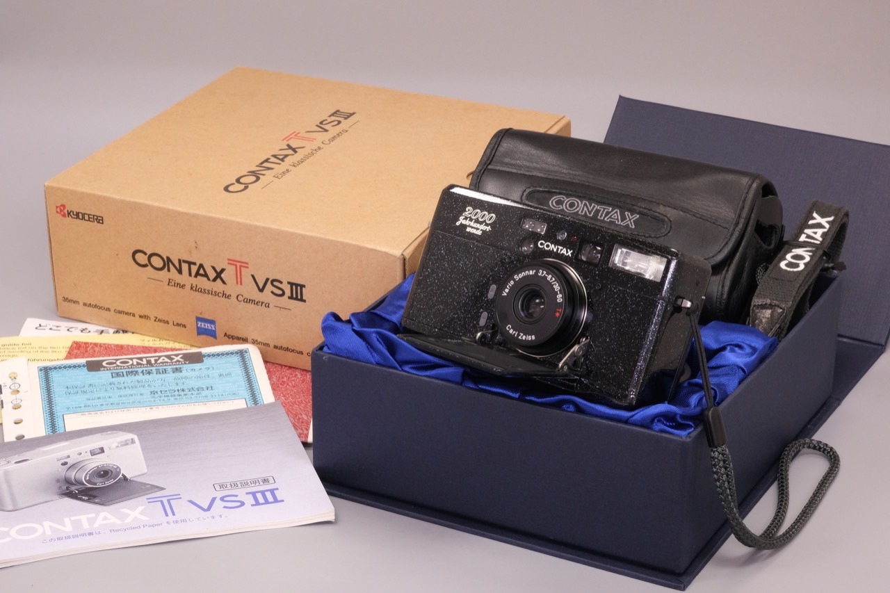 CONTAX TVSIII Vario Sonnar 30-60/3.7-6.7 2000年記念モデル（ブラック） 革ケース, 元箱他付属品完備。
